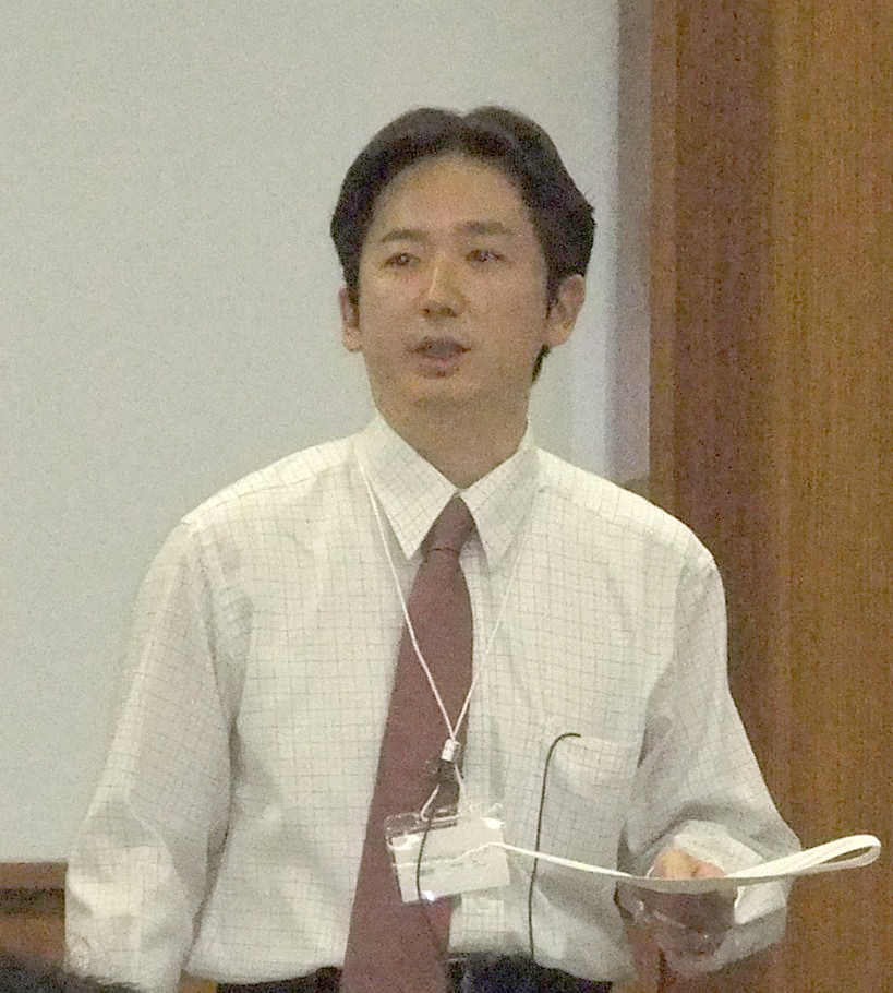 講師